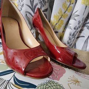 Nike Air Cole Haan 7 1/2 red pumps